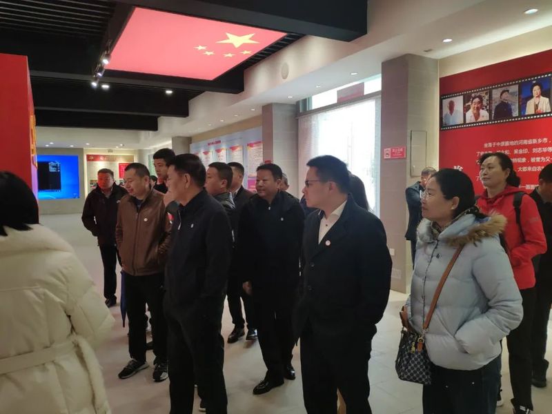 榜樣的力量?全國文明裴寨村考察學(xué)習(xí)｜學(xué)習(xí)先進(jìn)典型·汲取奮進(jìn)力量｜河南省湖北商會(huì)新鄉(xiāng)參觀學(xué)習(xí)暨第四屆二次會(huì)長辦公會(huì)圓滿召開！